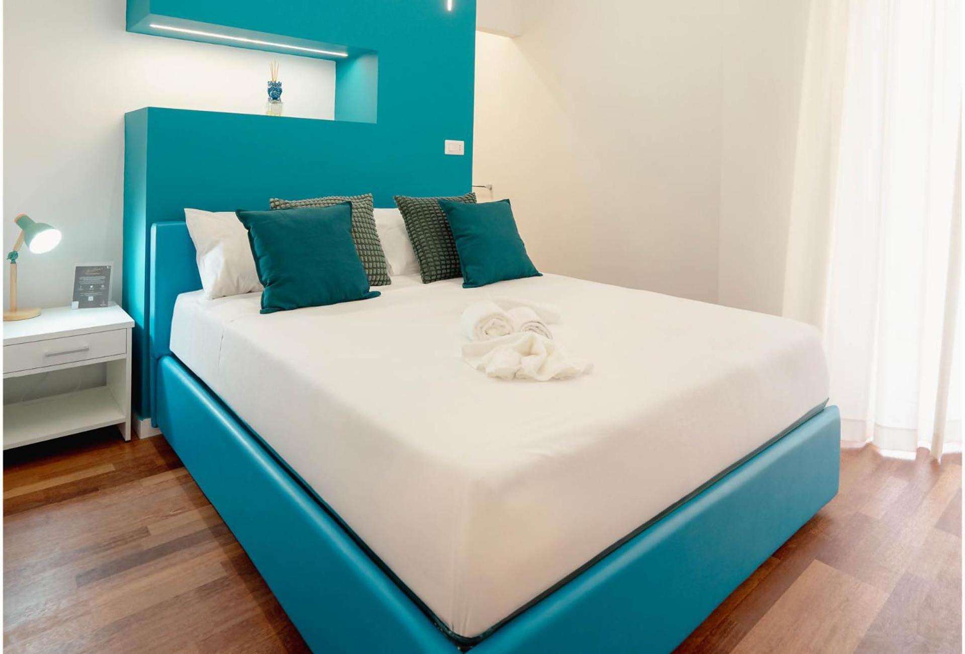 Interno 5 Naples