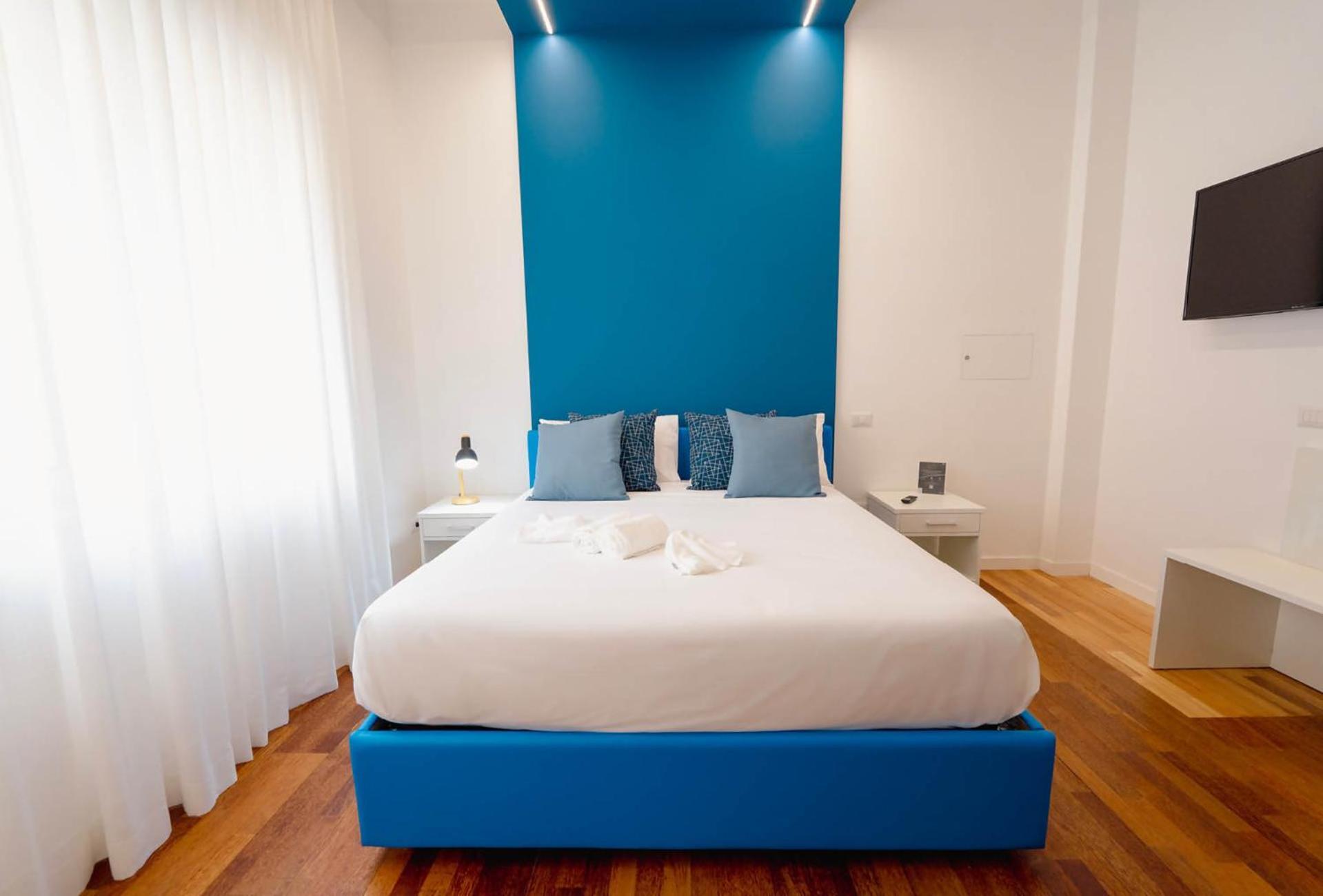 Interno 5 Naples
